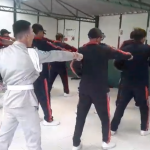 Cadetes de Grado 11 en clase de Taekwondo