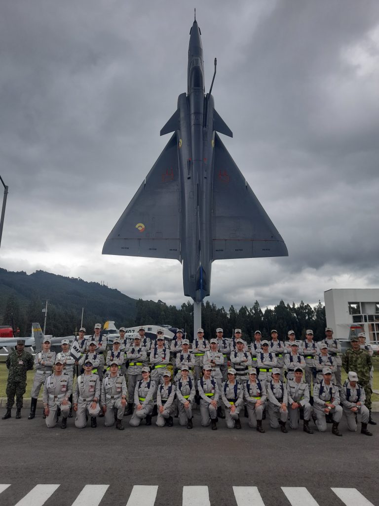 Visita al museo aeroespacial de la Fuerza Aérea Colombiana