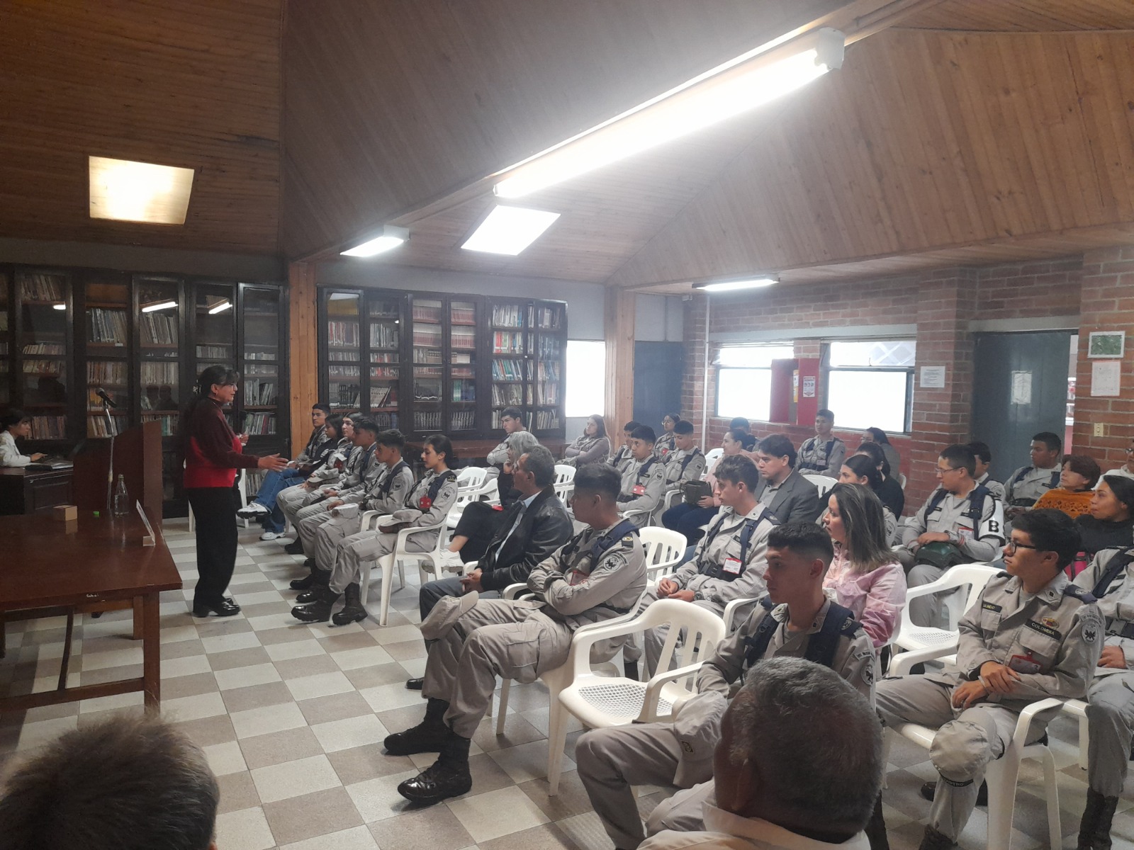 Rectoría fortalece el trabajo conjunto con padres de familia y cadetes al inicio del año académico