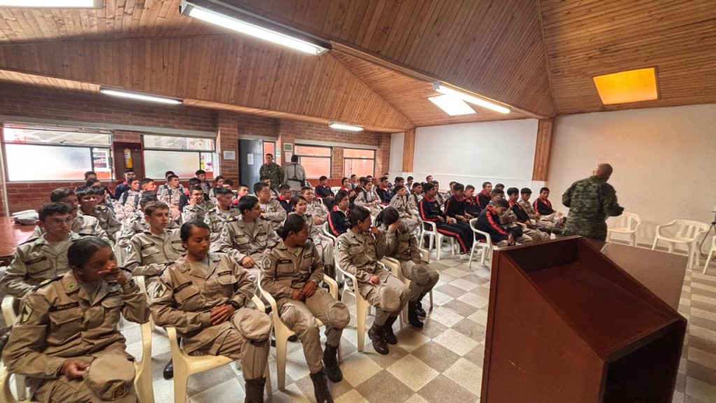 Director Militar socializa el plan de actividades con los cadetes de las fases militares
