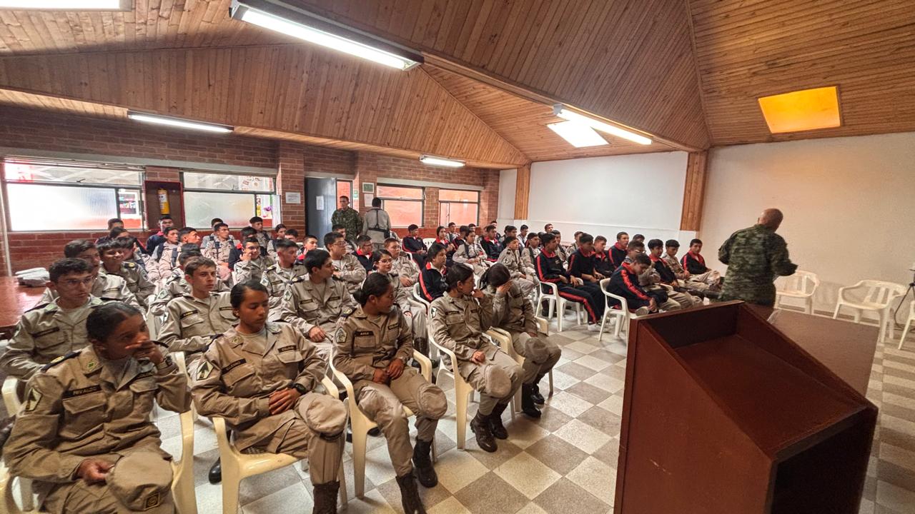 Director Militar socializa el plan de actividades con los cadetes de las fases militares