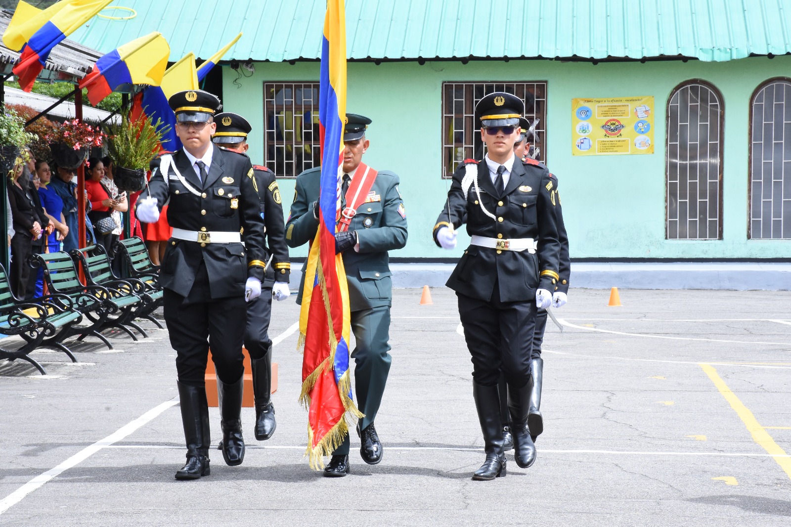 Orgullo Institucional: Ceremonia de Juramento de Bandera del Grado 10°